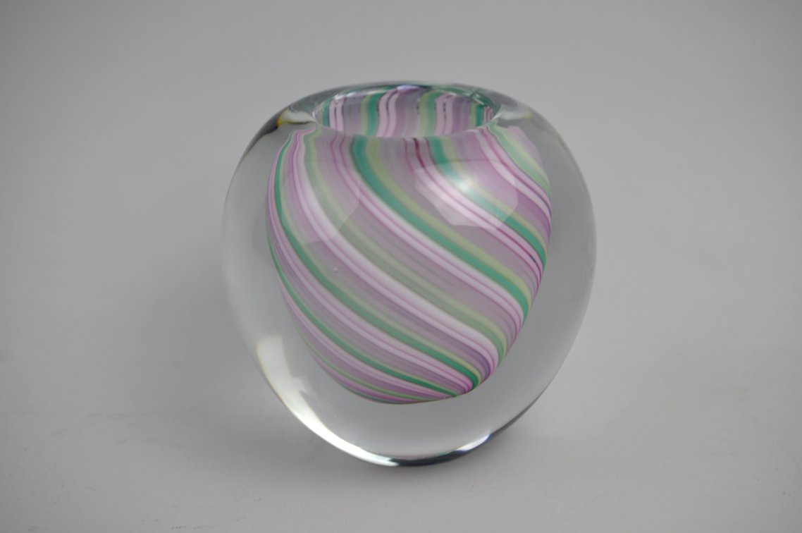Josh Simpson Pink & Green Spiral Art Glass Vase, photo 3 of 12