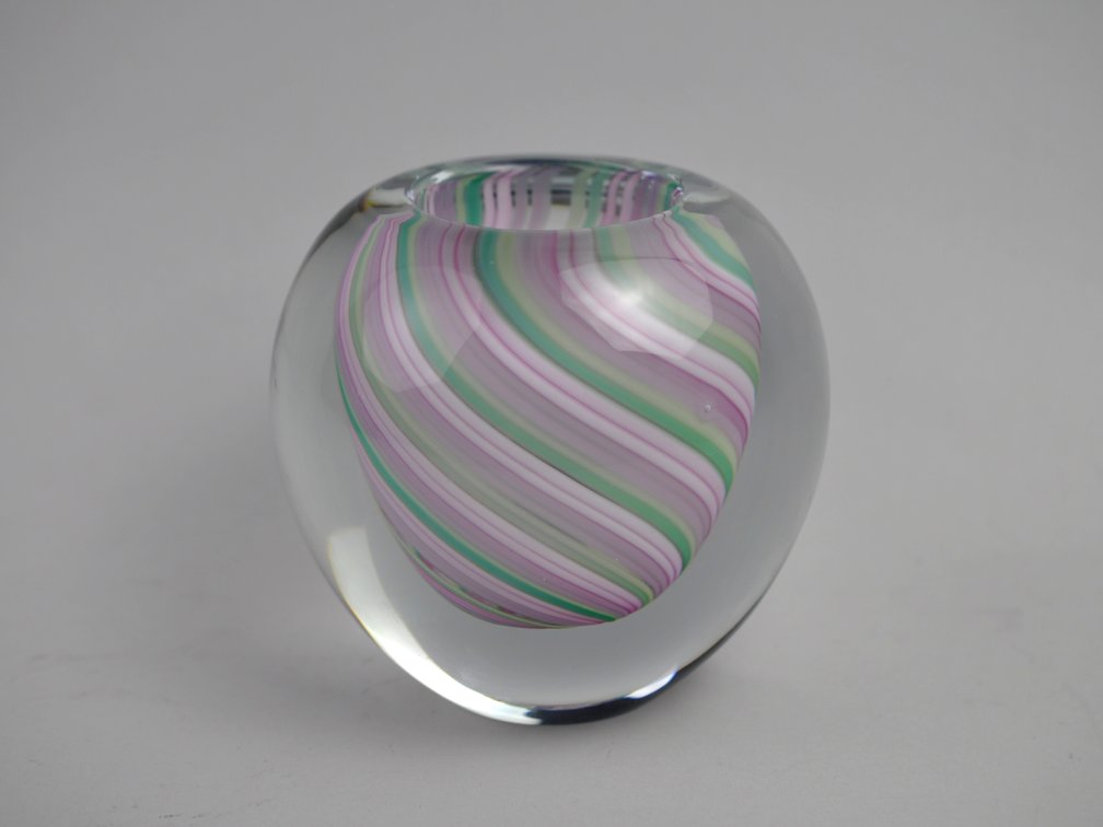 Josh Simpson Pink & Green Spiral Art Glass Vase, photo 2 of 12