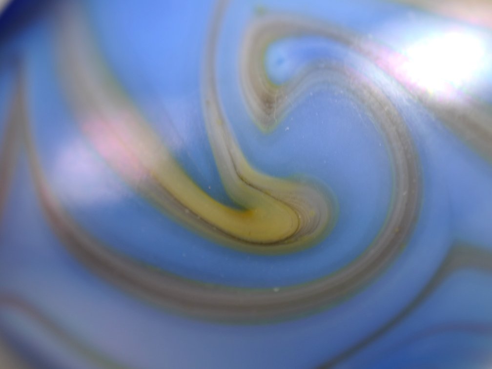 Mark Peiser 1973 Iridescent Opalescent Swirl Vase, photo 6 of 12