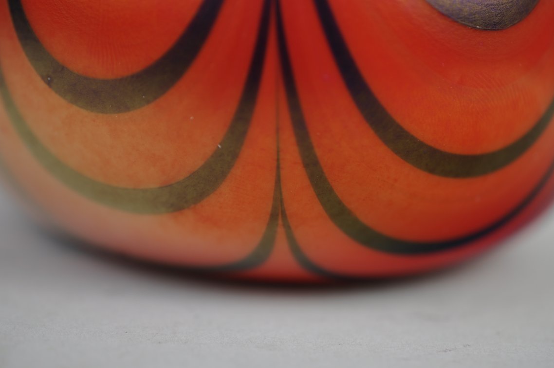 Charles Lotton Red Iridescent Art Glass Vase, photo 5 of 8