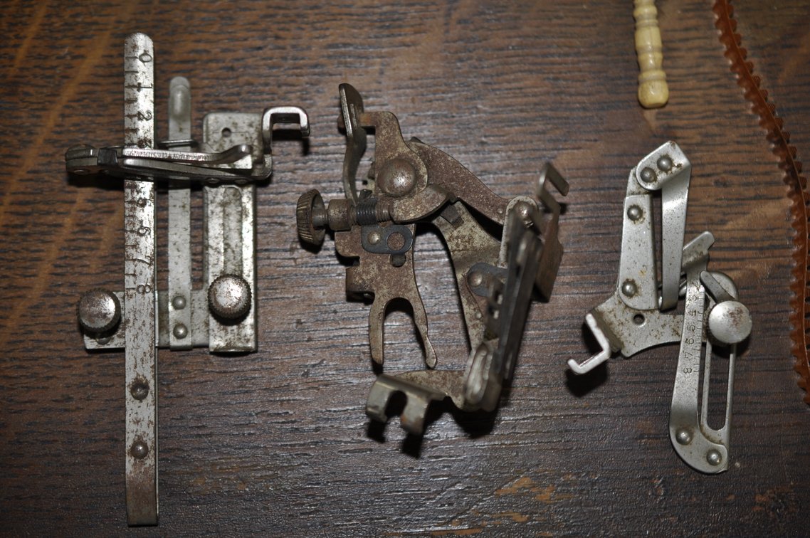 Singer No. 66 Treadle Sewing Machine & Cabinet, photo 40 of 42