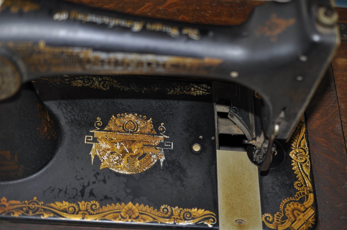 Singer No. 66 Treadle Sewing Machine & Cabinet, photo 32 of 42