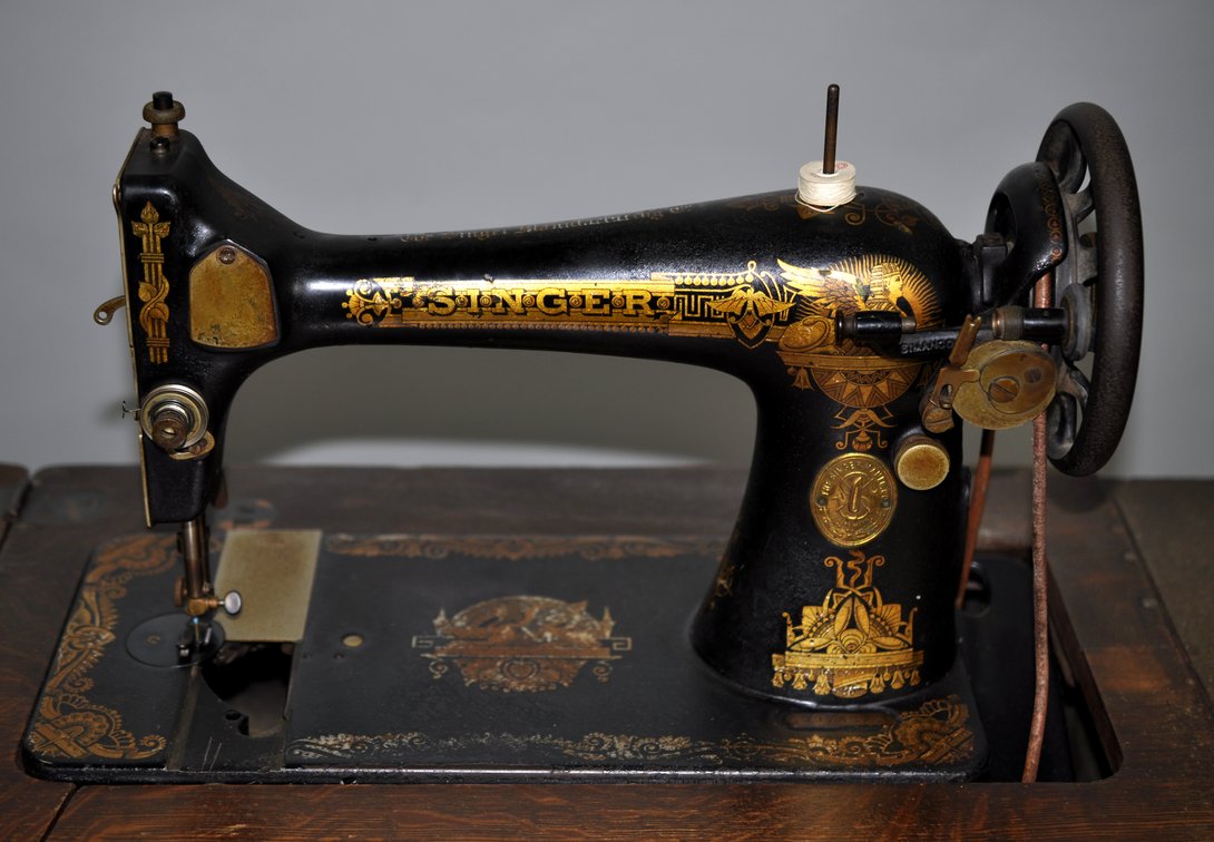 Singer No. 66 Treadle Sewing Machine & Cabinet, photo 21 of 42