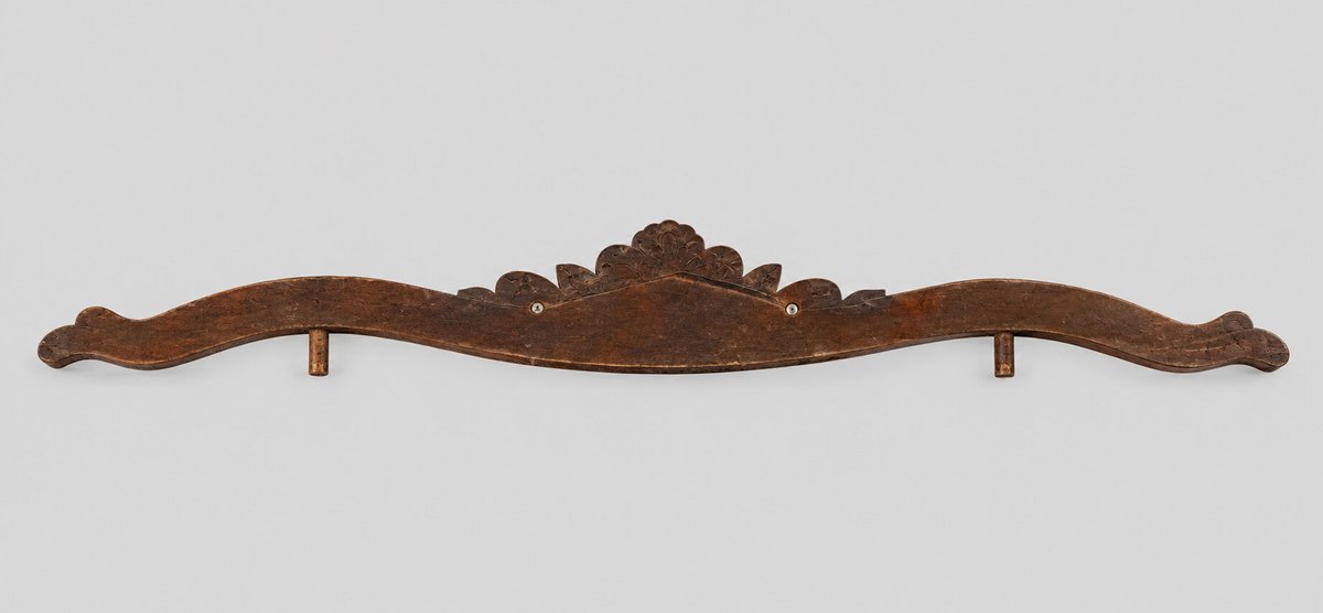 Carved Wooden Eagle Cresting Rail Pediment, photo 7 of 10