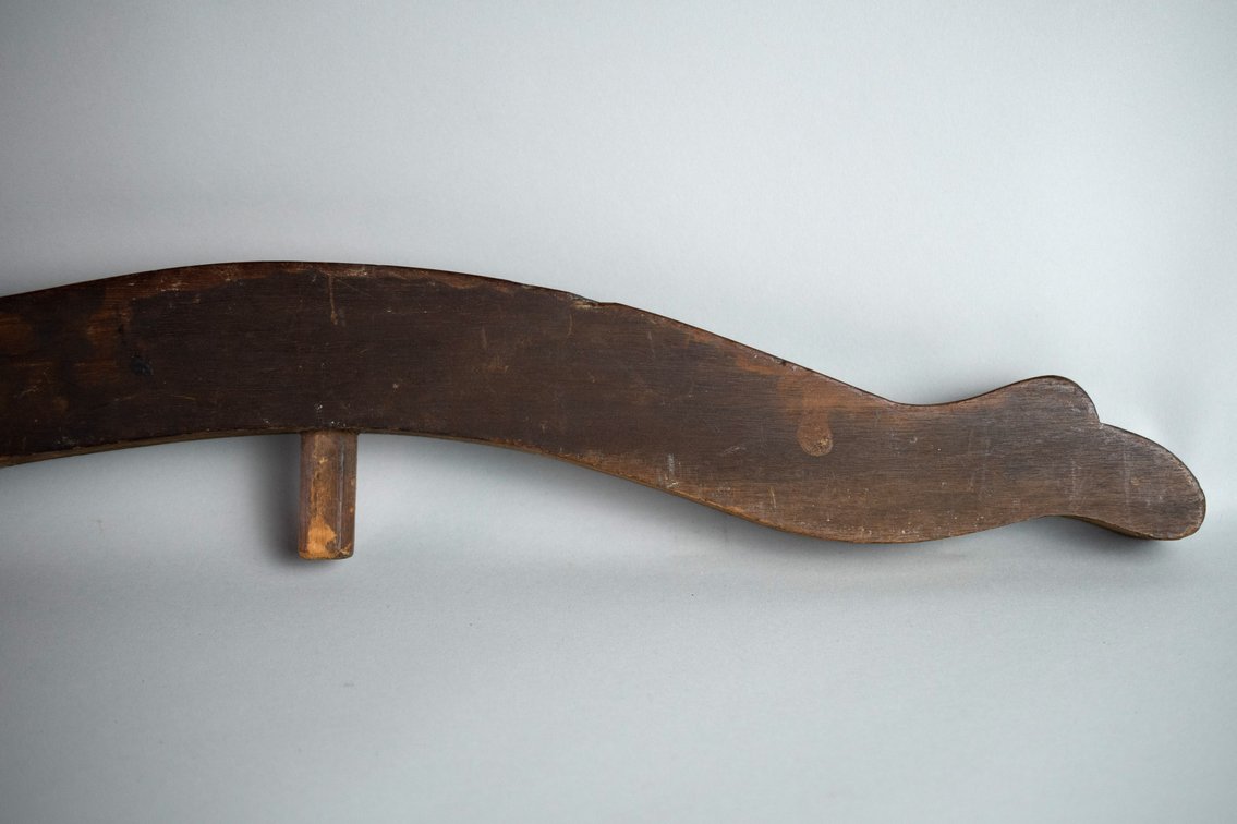 Carved Wooden Eagle Cresting Rail Pediment, photo 10 of 10