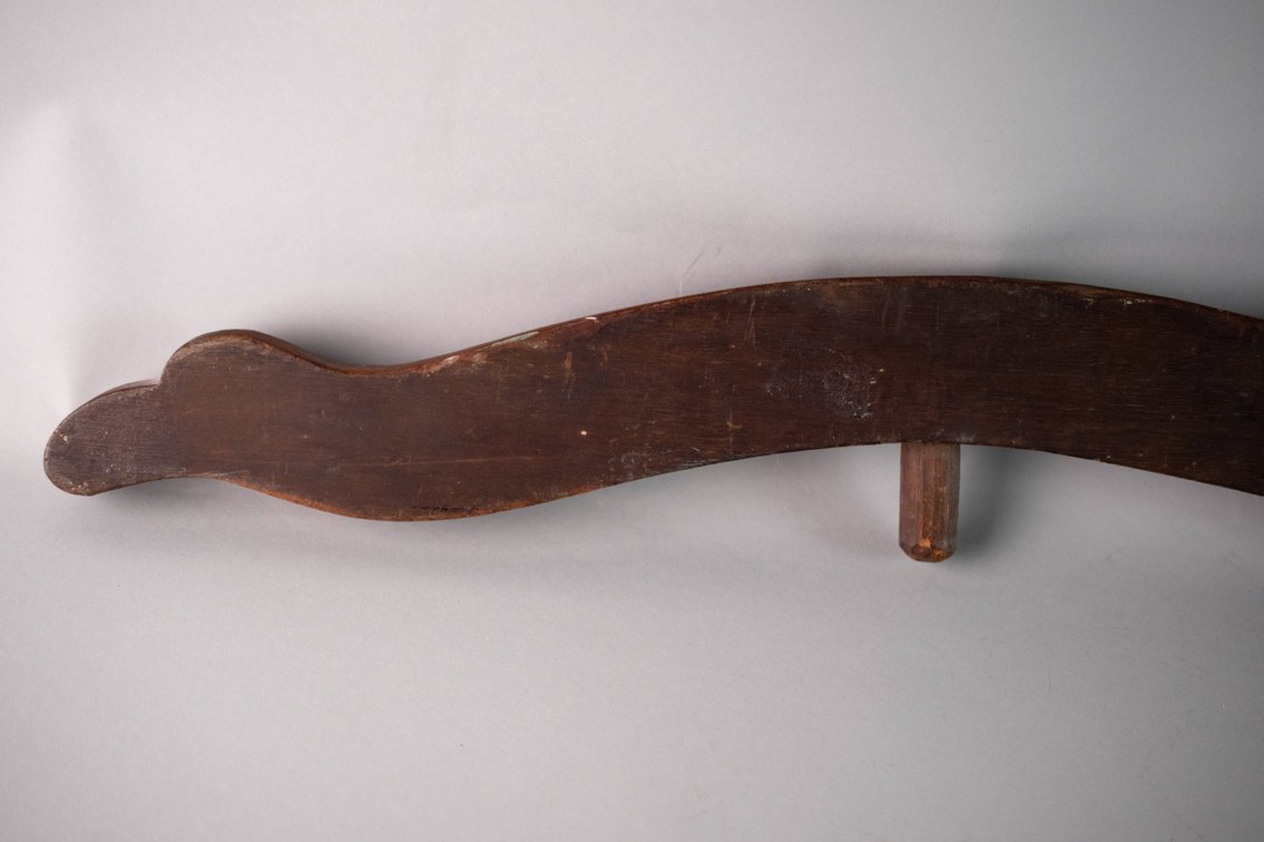 Carved Wooden Eagle Cresting Rail Pediment, photo 8 of 10