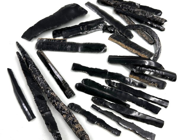 Colima Pre-Colombian Obsidian Blades and Spear Heads