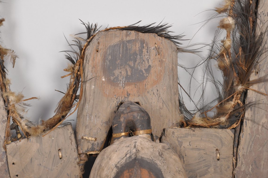 Sepik River Canoe Prow Shield, Papua New Guinea, 19th Century, photo 7 of 8