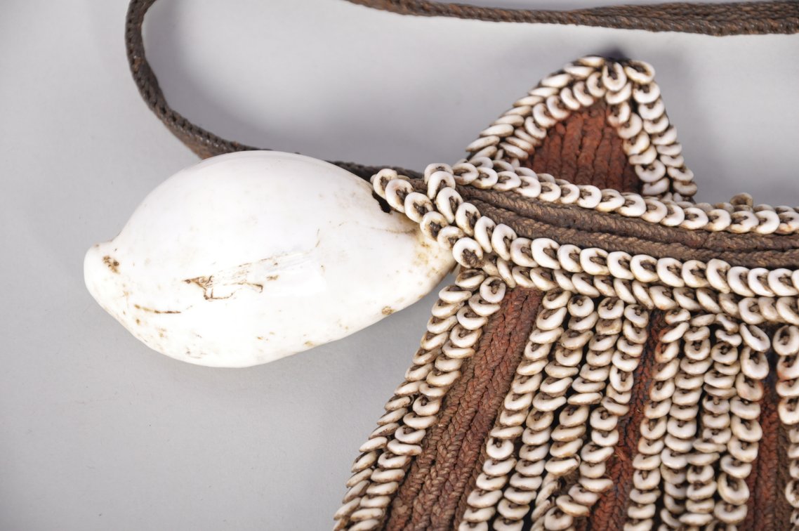 Papua New Guinea Fofana Shell Breast Plate, photo 2 of 14