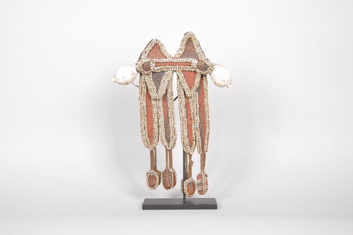 Papua New Guinea Fofana Shell Breast Plate, photo 2 of 7