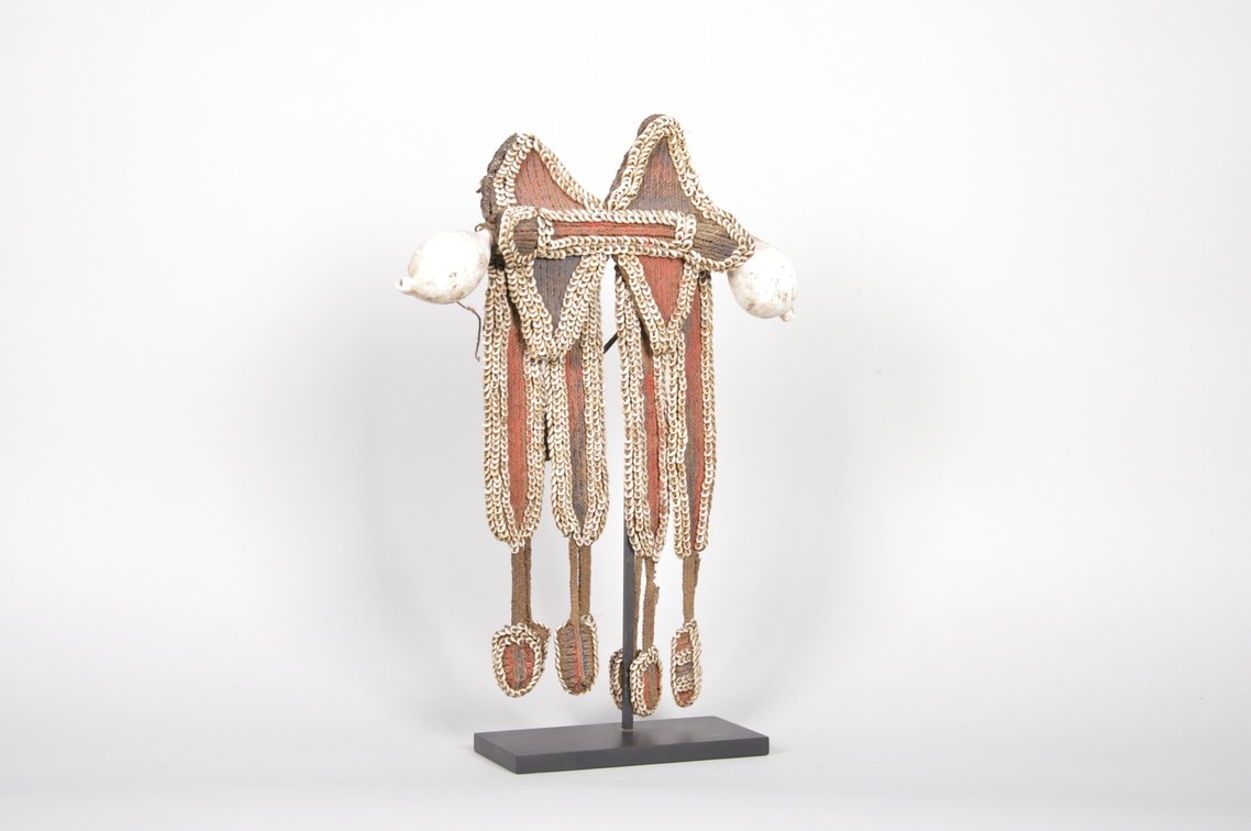 Papua New Guinea Fofana Shell Breast Plate, photo 3 of 7