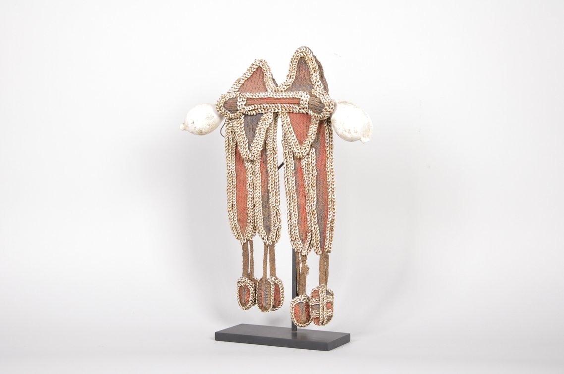 Papua New Guinea Fofana Shell Breast Plate, photo 4 of 7