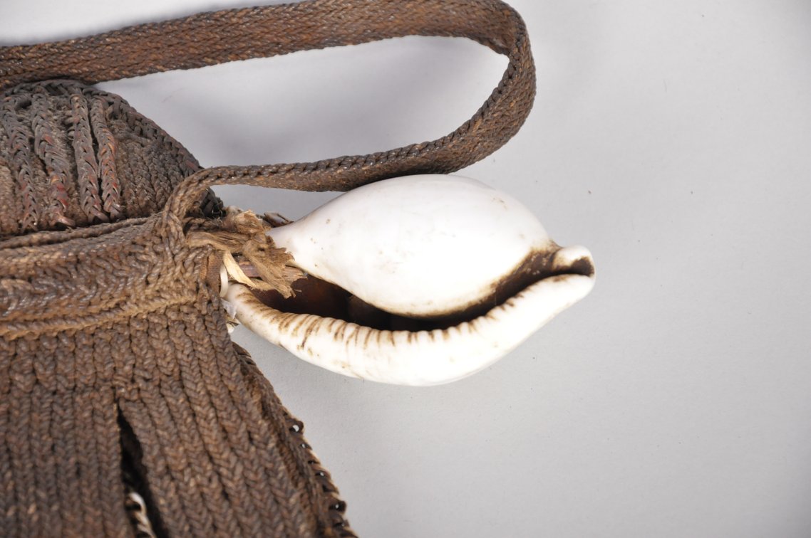 Papua New Guinea Fofana Shell Breast Plate, photo 9 of 14