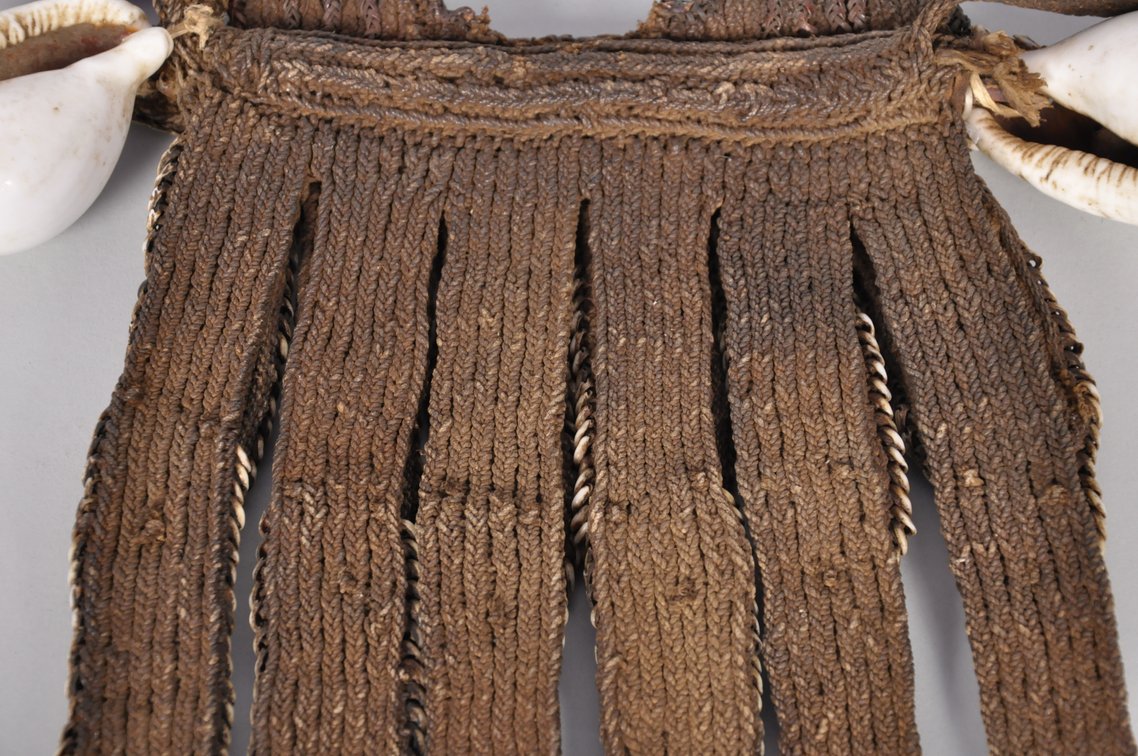 Papua New Guinea Fofana Shell Breast Plate, photo 11 of 14