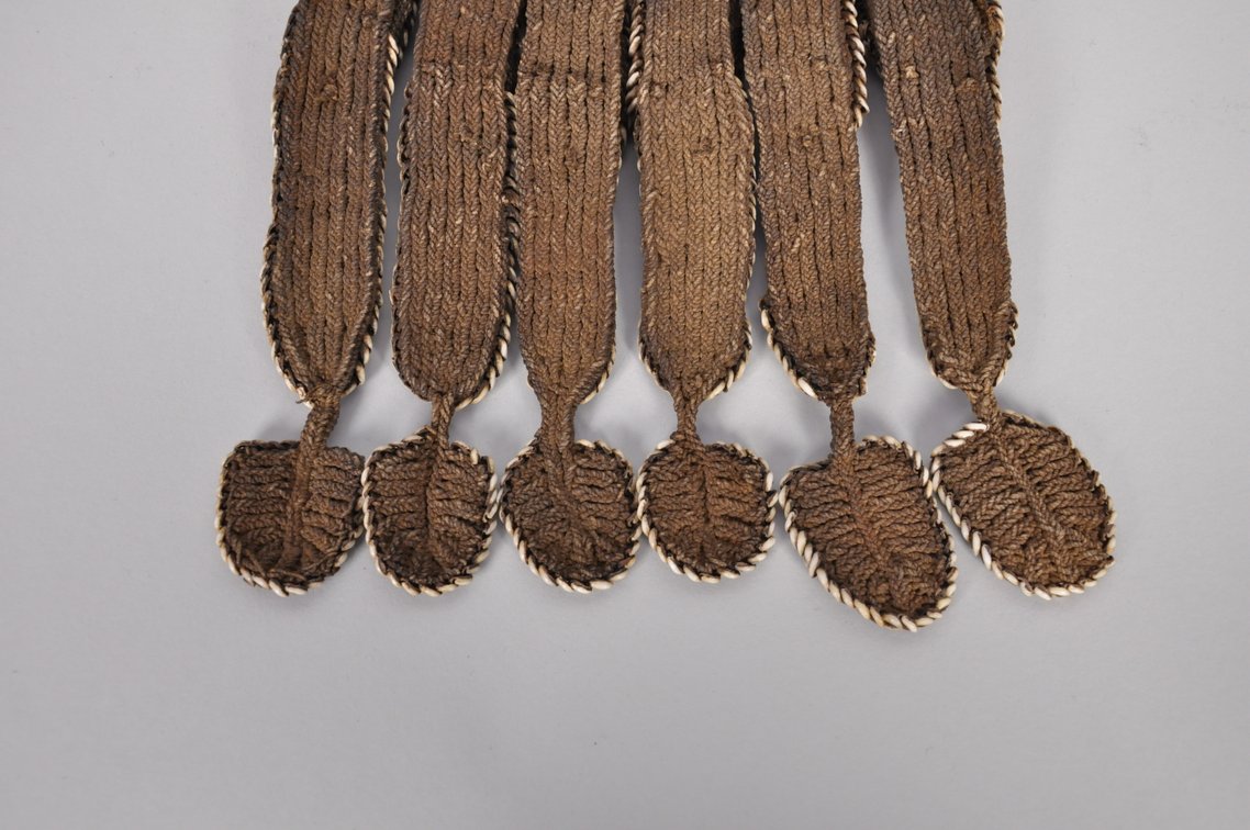 Papua New Guinea Fofana Shell Breast Plate, photo 12 of 14