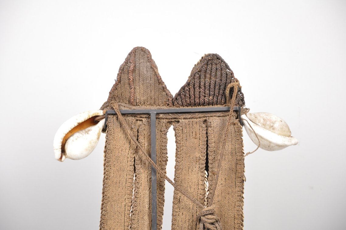 Papua New Guinea Fofana Shell Breast Plate, photo 5 of 7
