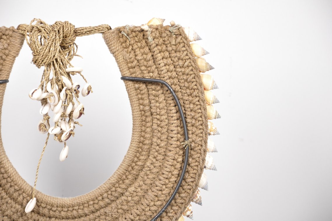 Papua New Guinea Shell Tribal Necklace Bib, photo 7 of 8