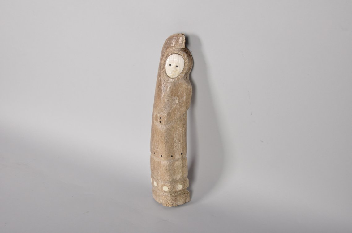 Inuit Whale Bone Carved Eskimo Sculpture, photo 2 of 12