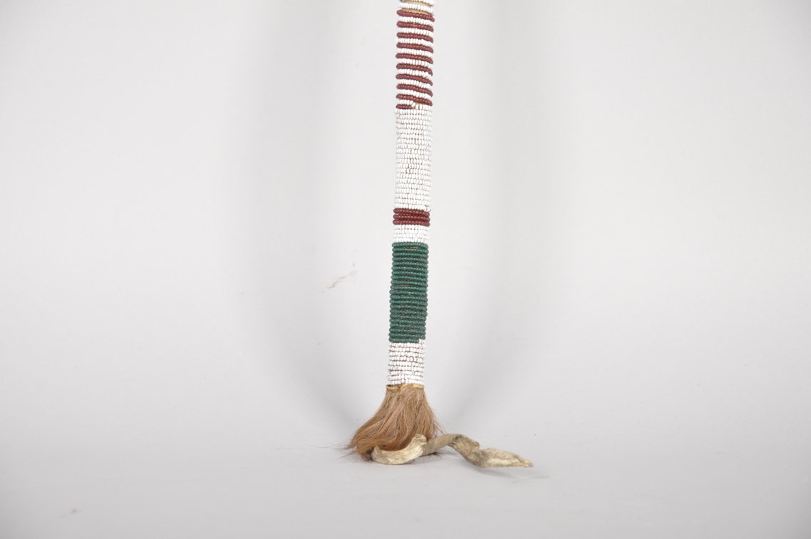 20th century Native American Plains Natives Beaded Horn Club, photo 4 of 9