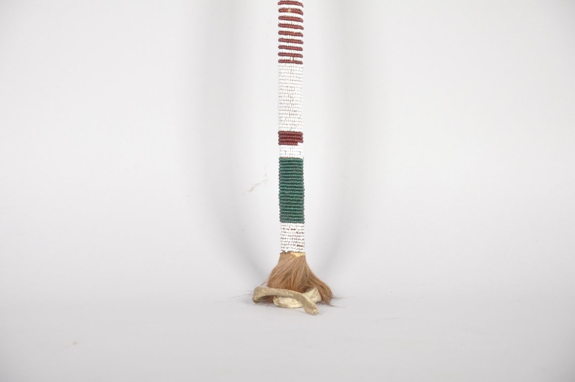 20th century Native American Plains Natives Beaded Horn Club, photo 7 of 9