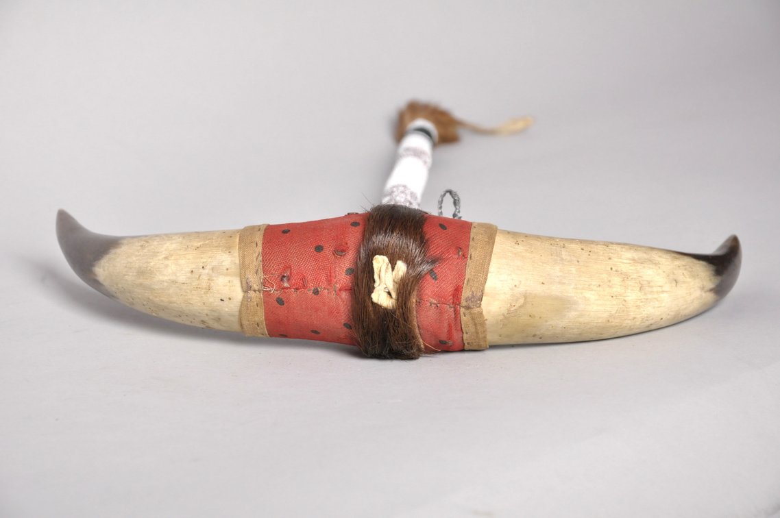 20th century Native American Plains Natives Beaded Horn Club, photo 9 of 9