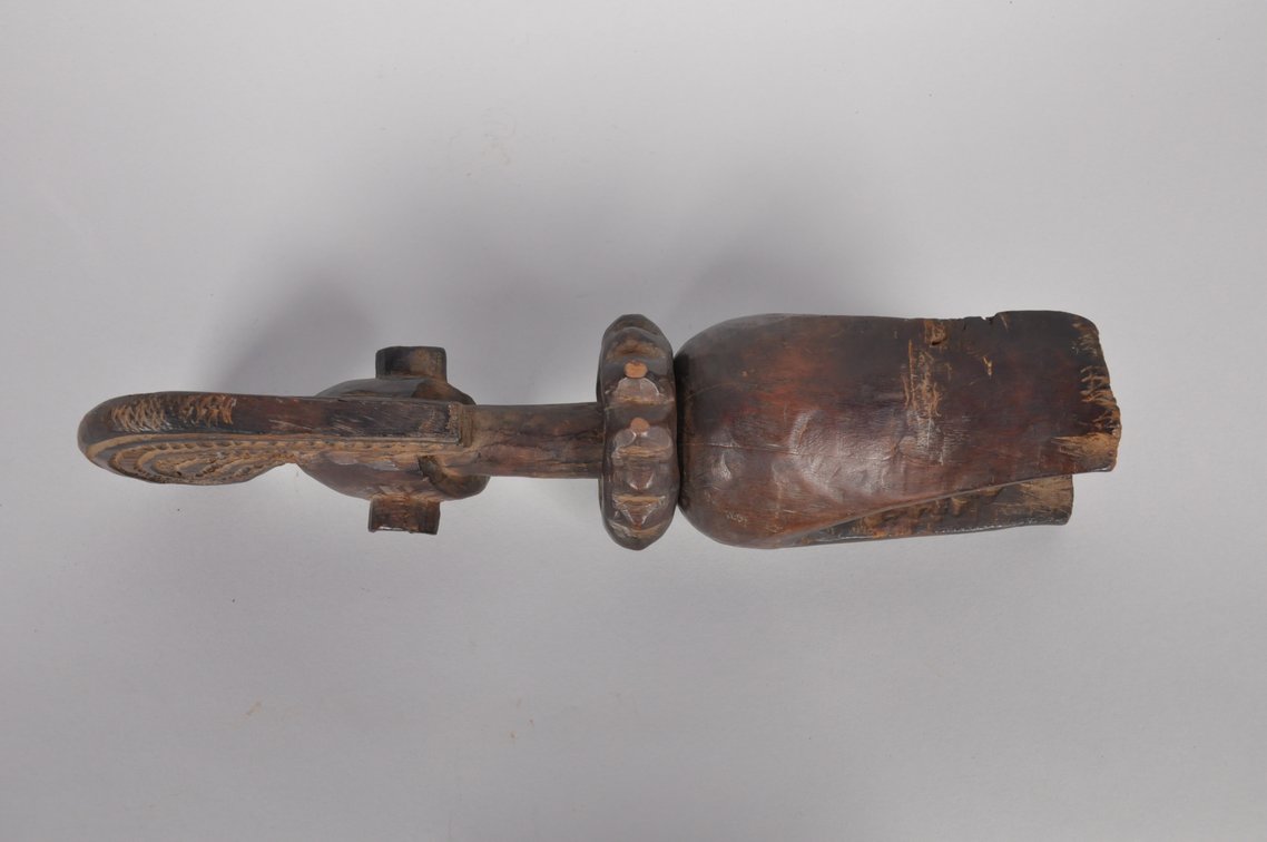 Nigerian Jukan Carved Wooden Shoulder Crest, photo 5 of 8