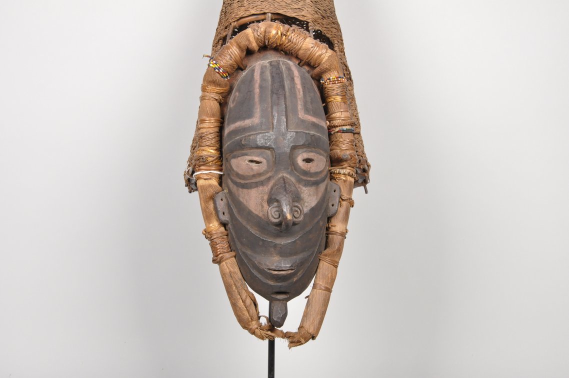 Wogeo Mask Volken Island Schouten Islands, photo 2 of 8