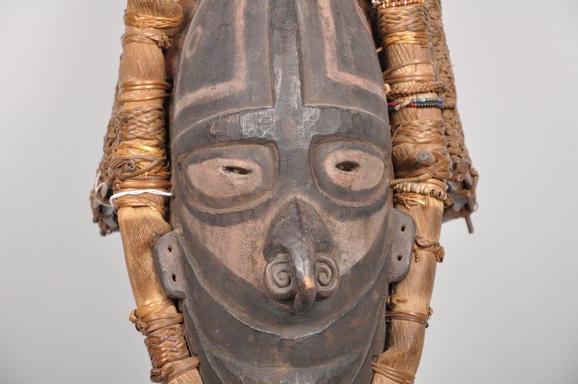 Wogeo Mask Volken Island Schouten Islands, photo 3 of 8