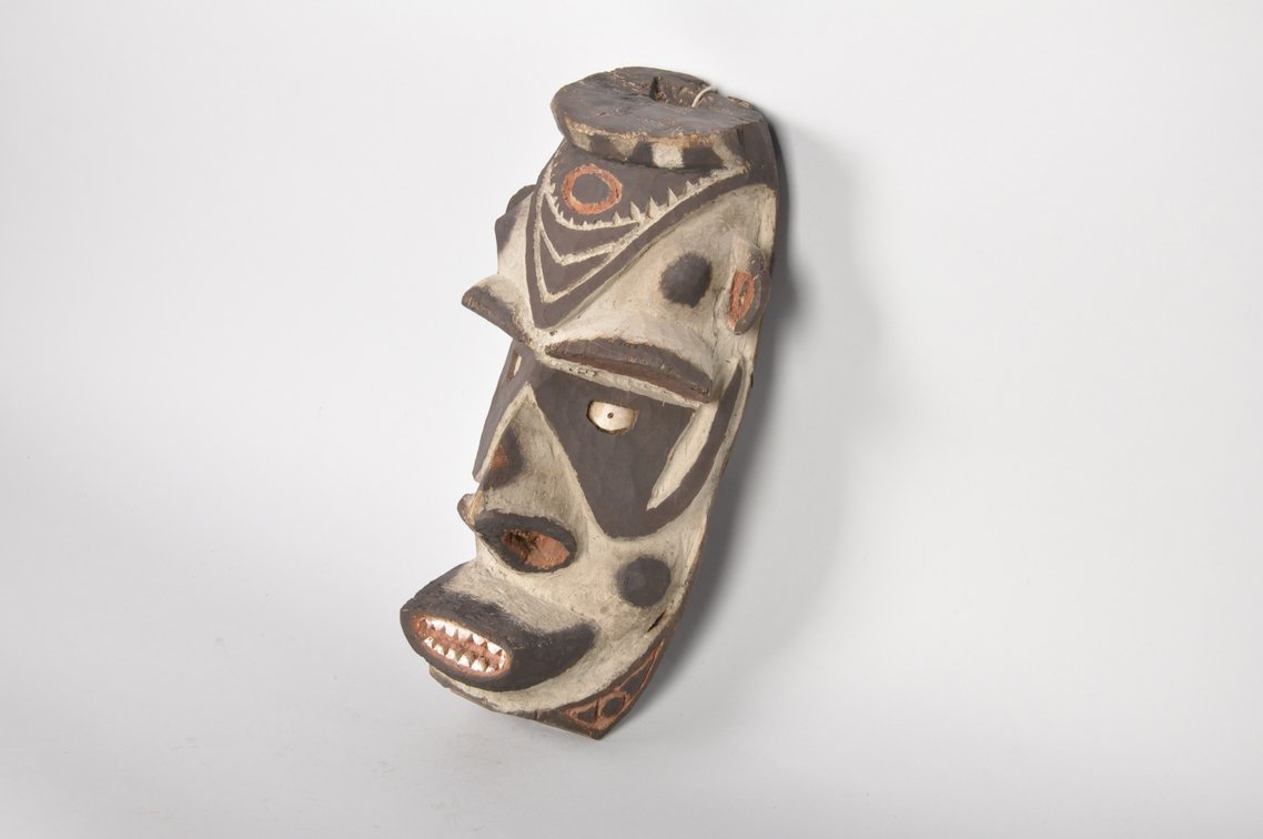 Papua New Guinea Kovave Wooden Painted Spirit Mask, photo 5 of 6