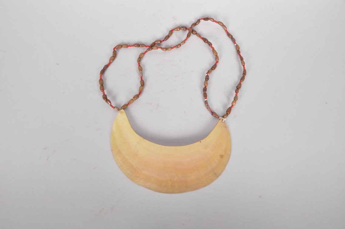 Kina Shell Necklace, photo 6 of 9
