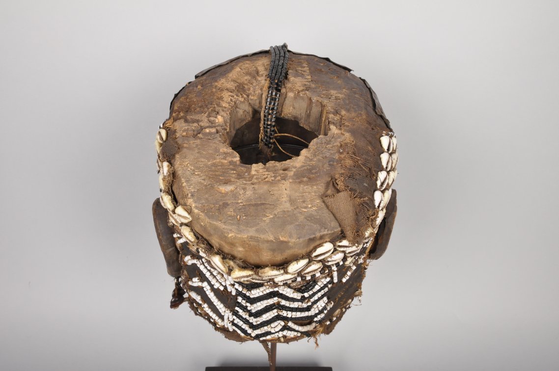 African Kuba Bwoom Helmet Mask 19th or 20th Century, photo 6 of 7