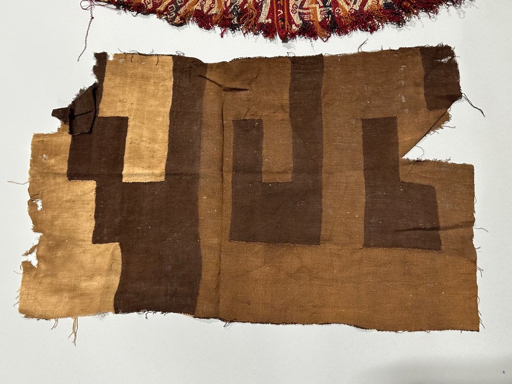 Chancay and Nazca Peruvian Woven Textile Fragment, photo 2 of 14
