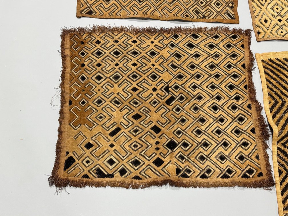 Kuba Raffia Cloth Textiles, Democratic Republic of Congo, photo 3 of 7