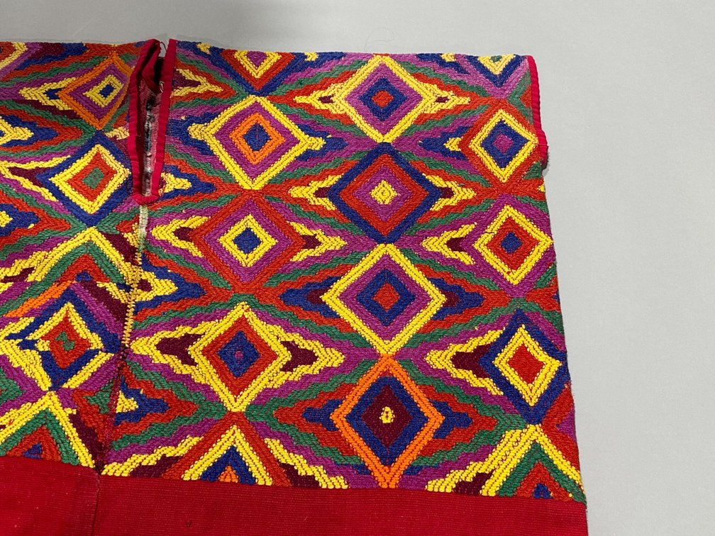 Guatemalan Huipil, photo 3 of 12