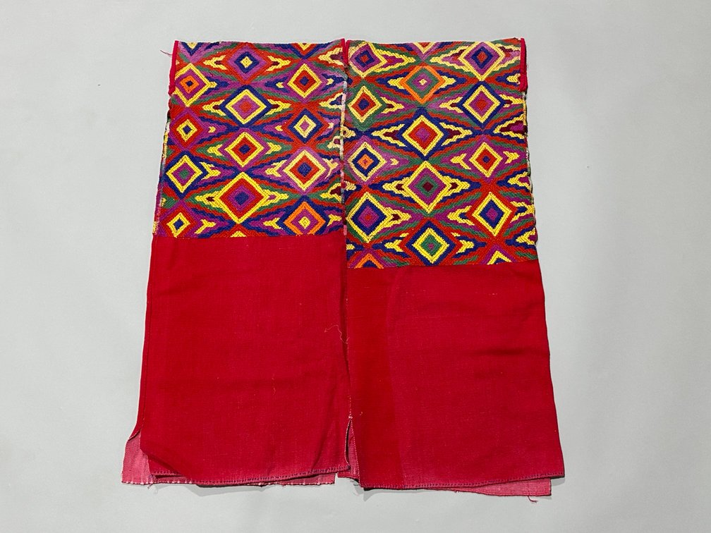 Guatemalan Huipil, photo 4 of 12
