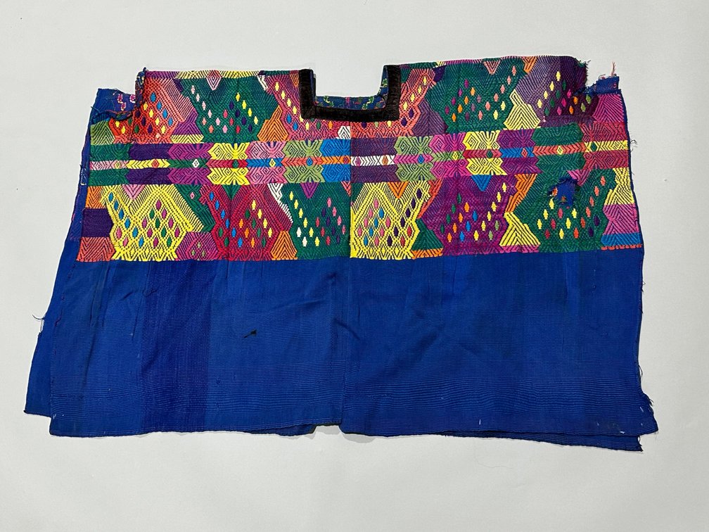 Guatemalan Huipil, photo 9 of 12