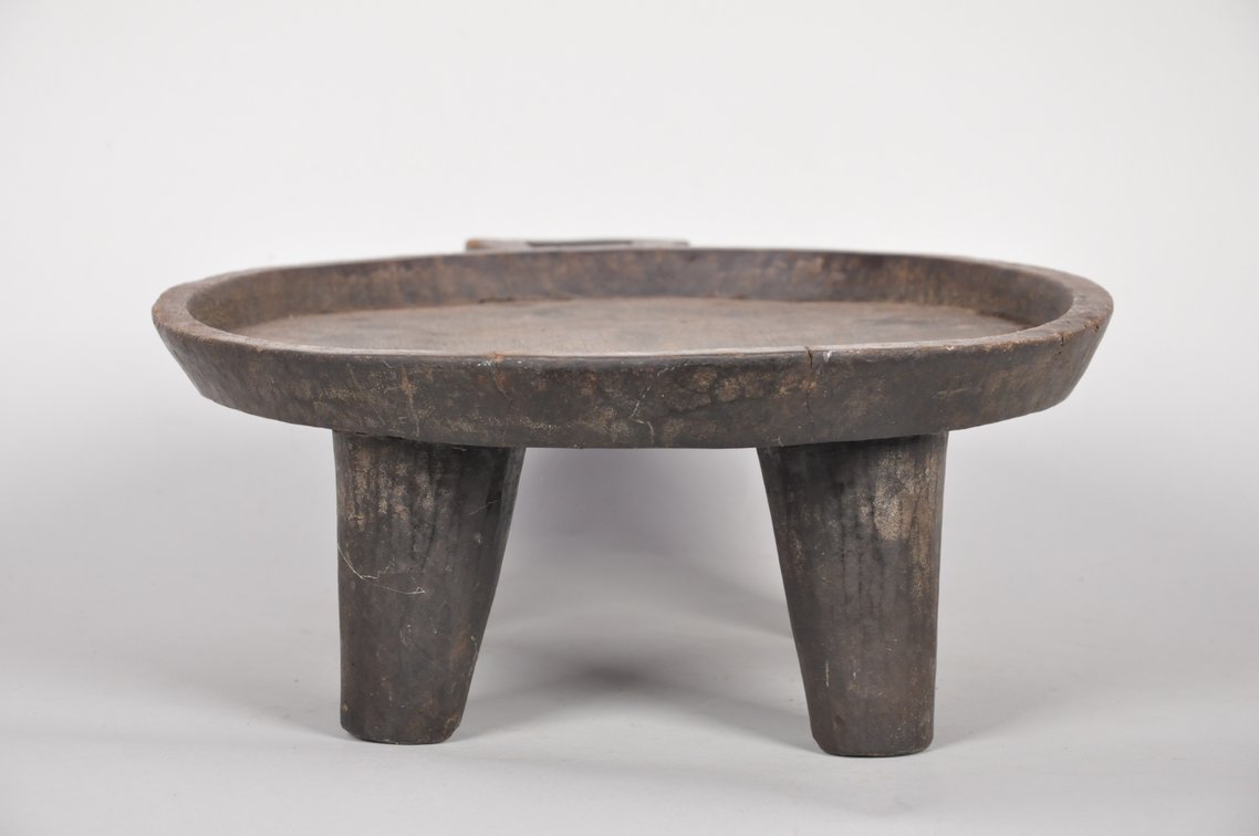 African Nigeria Carved Wooden Tray, photo 6 of 7