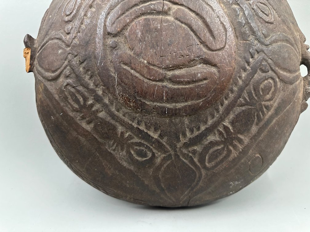Boiken Papua New Guinea Wood Dish, photo 3 of 10