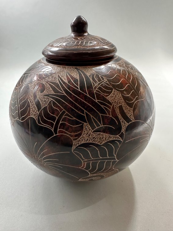 Guadalupe Canda, San Juan Pottery Jar with Lid, photo 11 of 13
