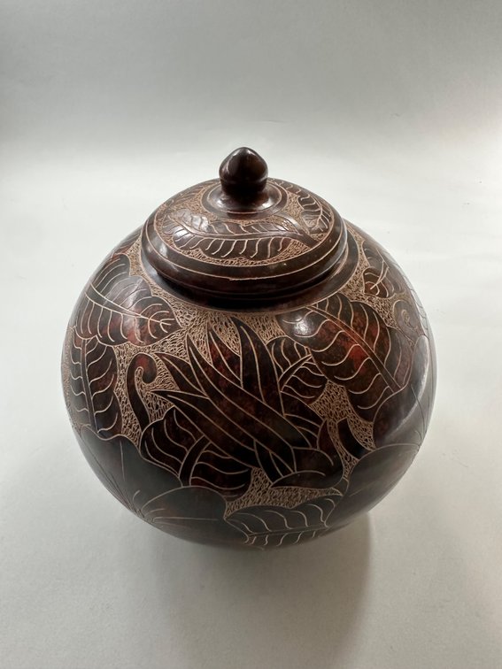 Guadalupe Canda, San Juan Pottery Jar with Lid, photo 12 of 13