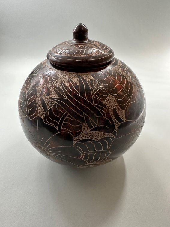 Guadalupe Canda, San Juan Pottery Jar with Lid, photo 10 of 13