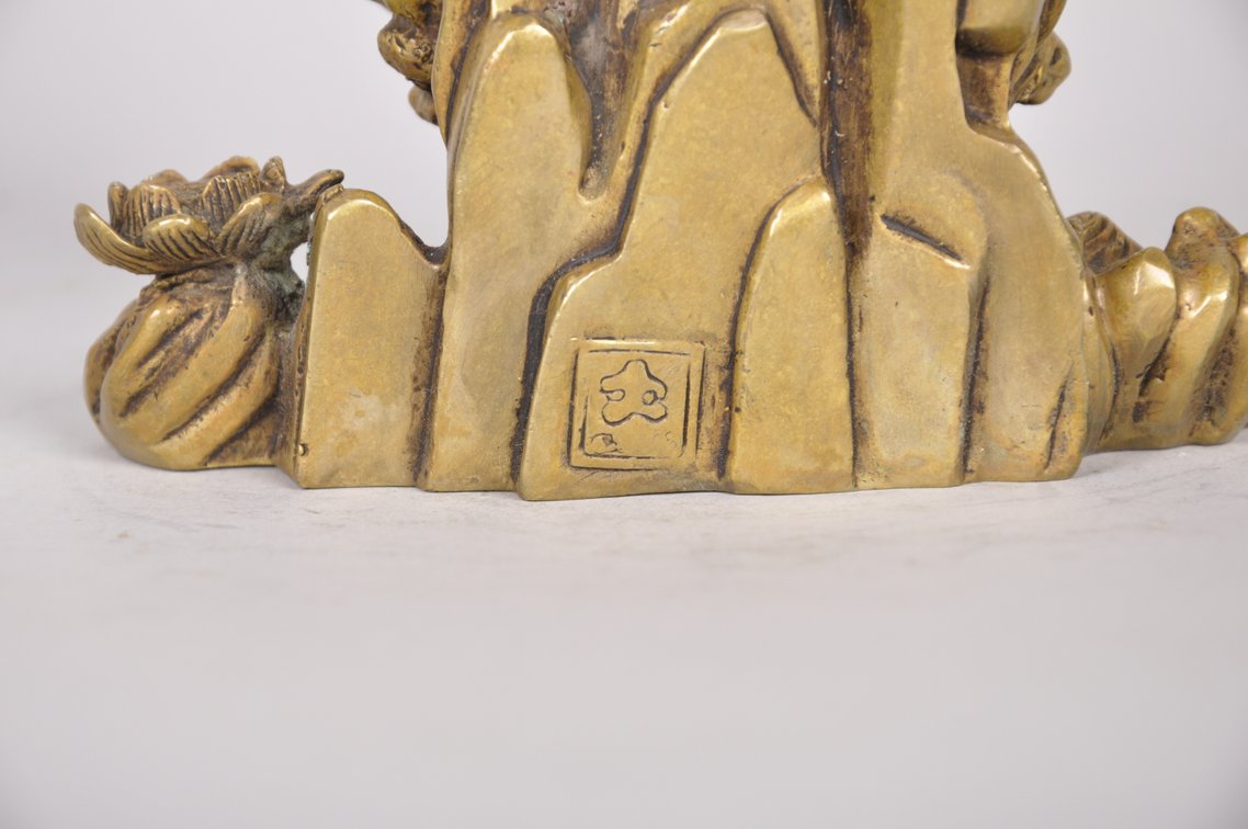 Guanyin Buddha Bronze Sculpture, photo 7 of 8
