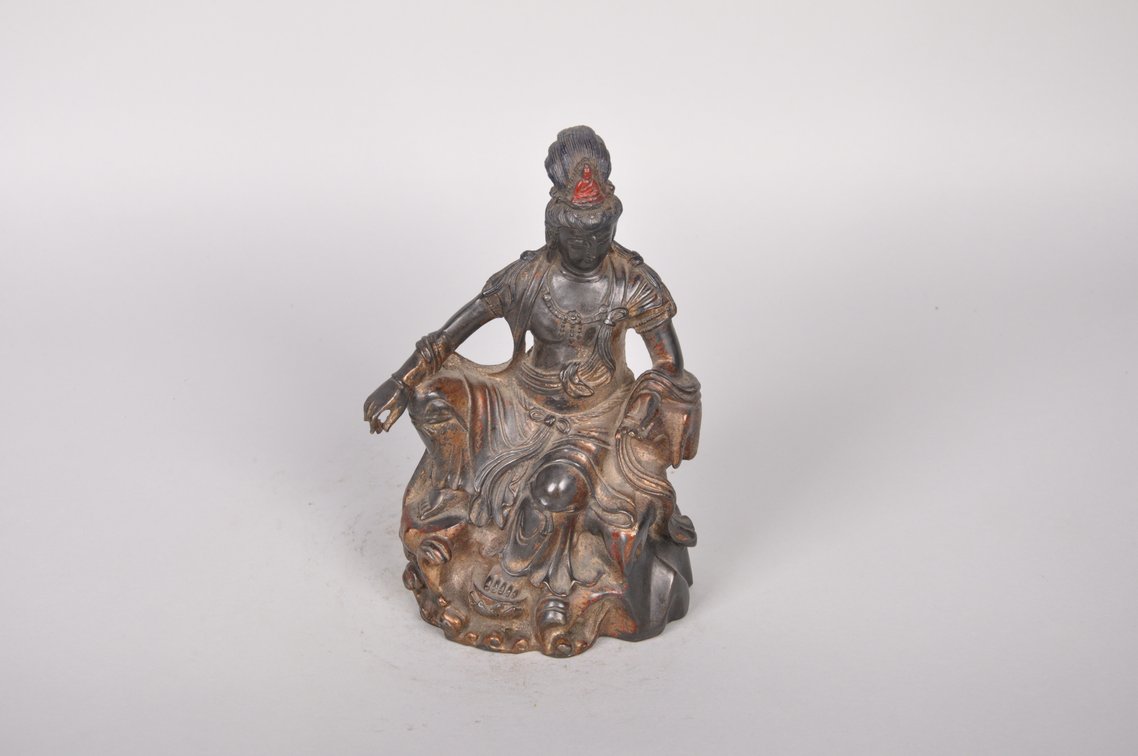 Gilt-Lacquered Bronze Guanyin, photo 6 of 9