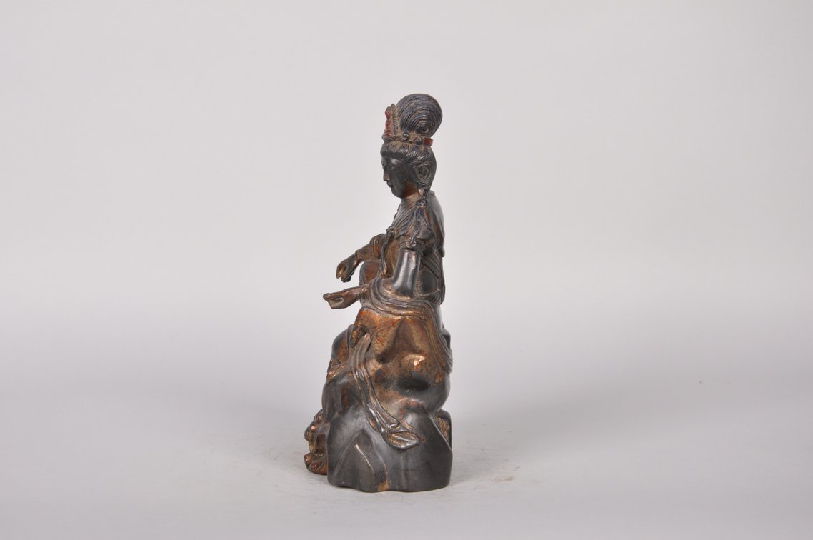 Gilt-Lacquered Bronze Guanyin, photo 4 of 9
