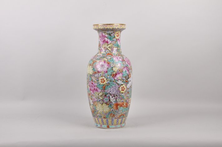 Antique Chinese Meiji Era Enamel Painted Porcelain Vase