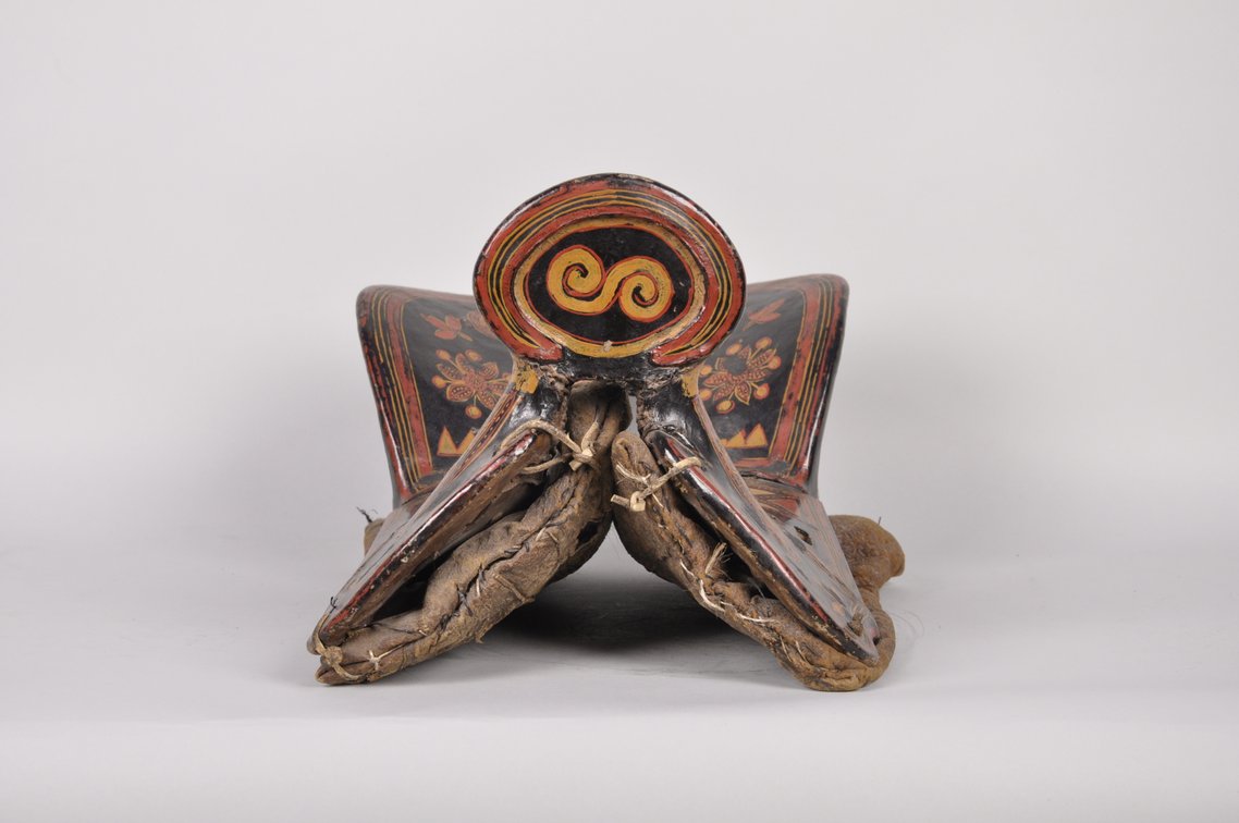 Lacquered Wood Saddle, Qing Dynasty, South China, photo 2 of 8