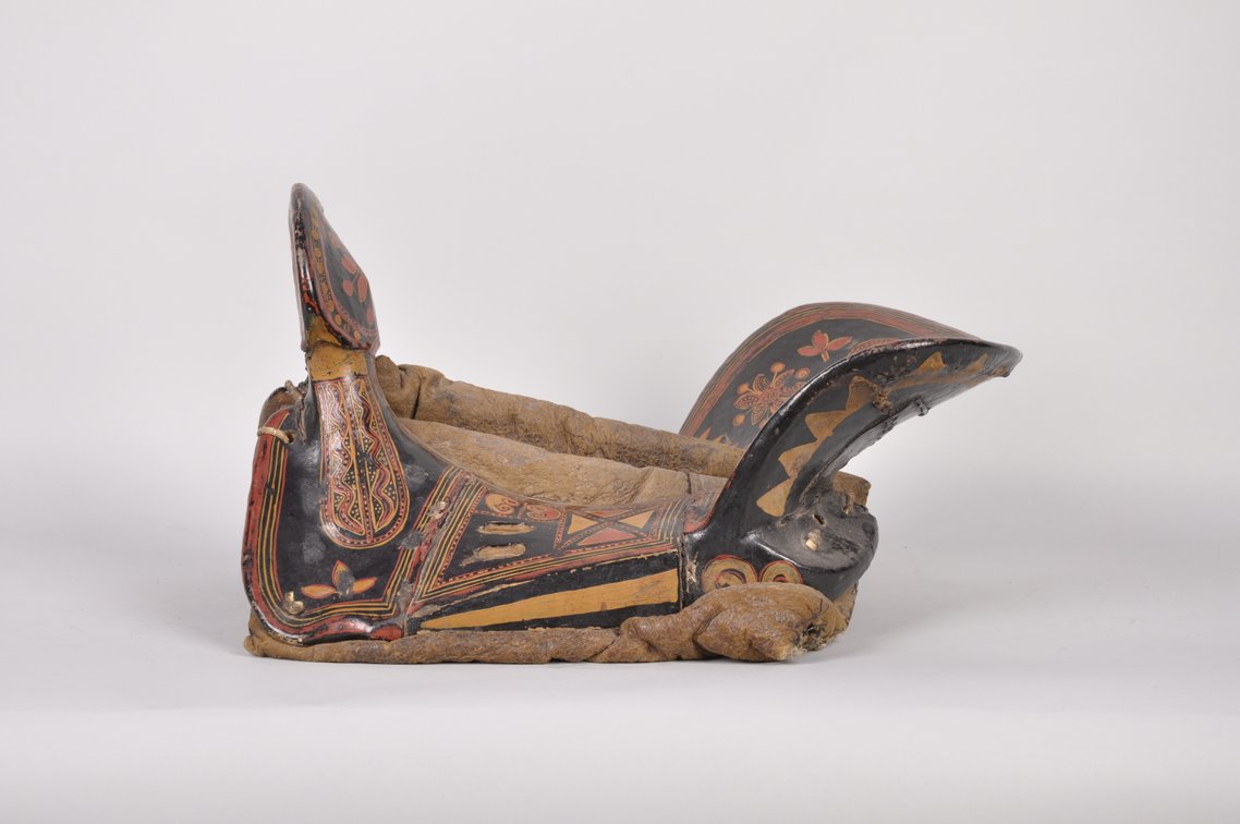Lacquered Wood Saddle, Qing Dynasty, South China, photo 4 of 8