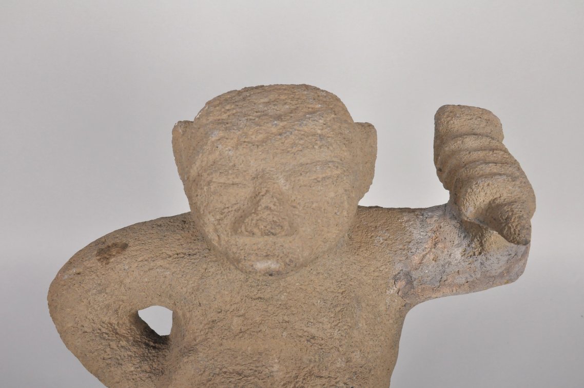 Pre-Colombian Costa Rican Figure with Trophy Heads, photo 4 of 7
