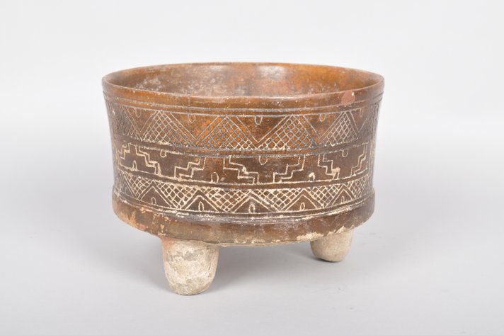 Teotihuacan Late Classic Earthenware Tripod Vessel