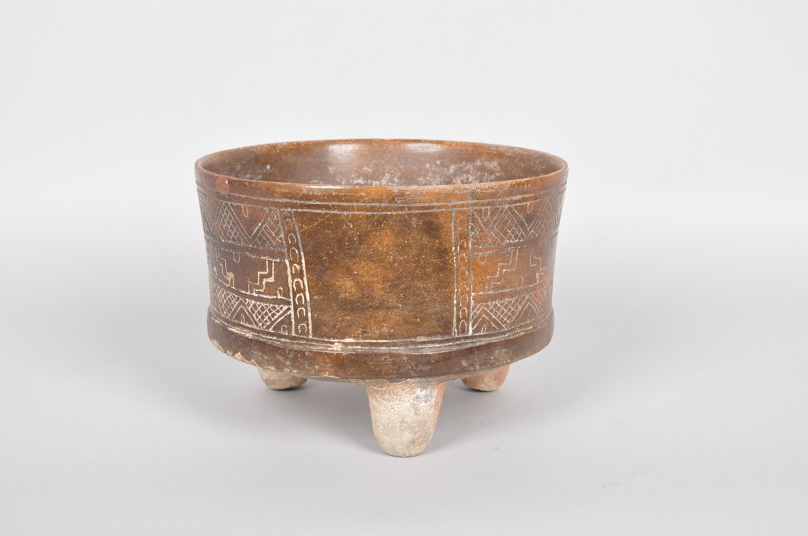 Teotihuacan Late Classic Earthenware Tripod Vessel, photo 4 of 7